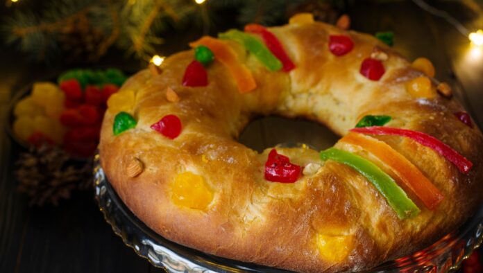 Cada 6 de enero se parte la rosca de reyes, pero ¿Sabías de dónde viene la tradición? Foto: Freepik